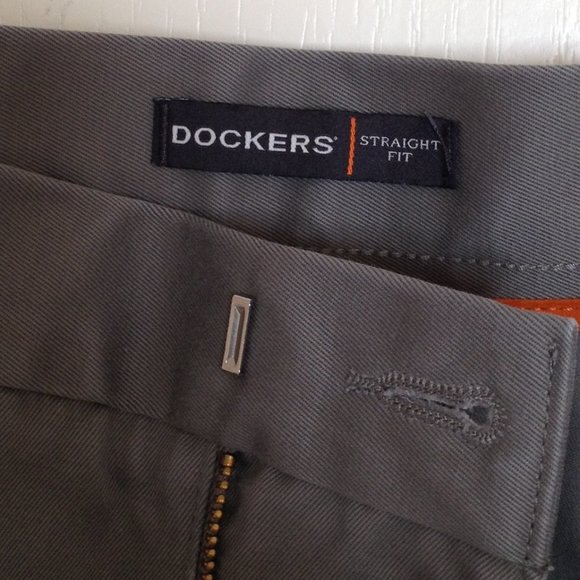 Dockers Men's Classic Dress Straight Fit Pants Flat Front Chinos Gray - Picture 4 of 9